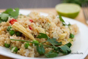 жареный рис с яйцом