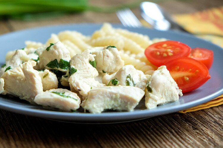 Куриное филе в сливочном соусе карри